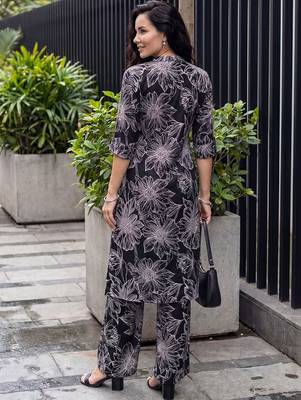 Women Floral Printed Regular Kurta with Trousers 4