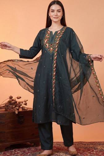 Women Floral Embroidered Regular Thread Work Kurta with Trousers & With Dupatta