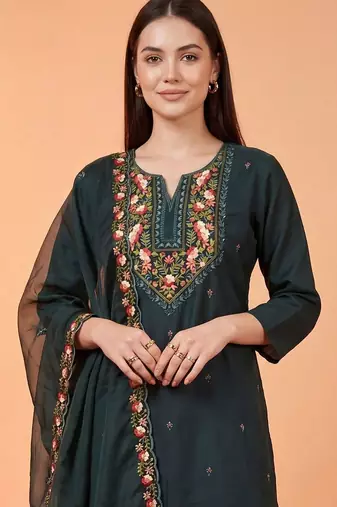 Women Floral Embroidered Regular Thread Work Kurta with Trousers & With Dupatta