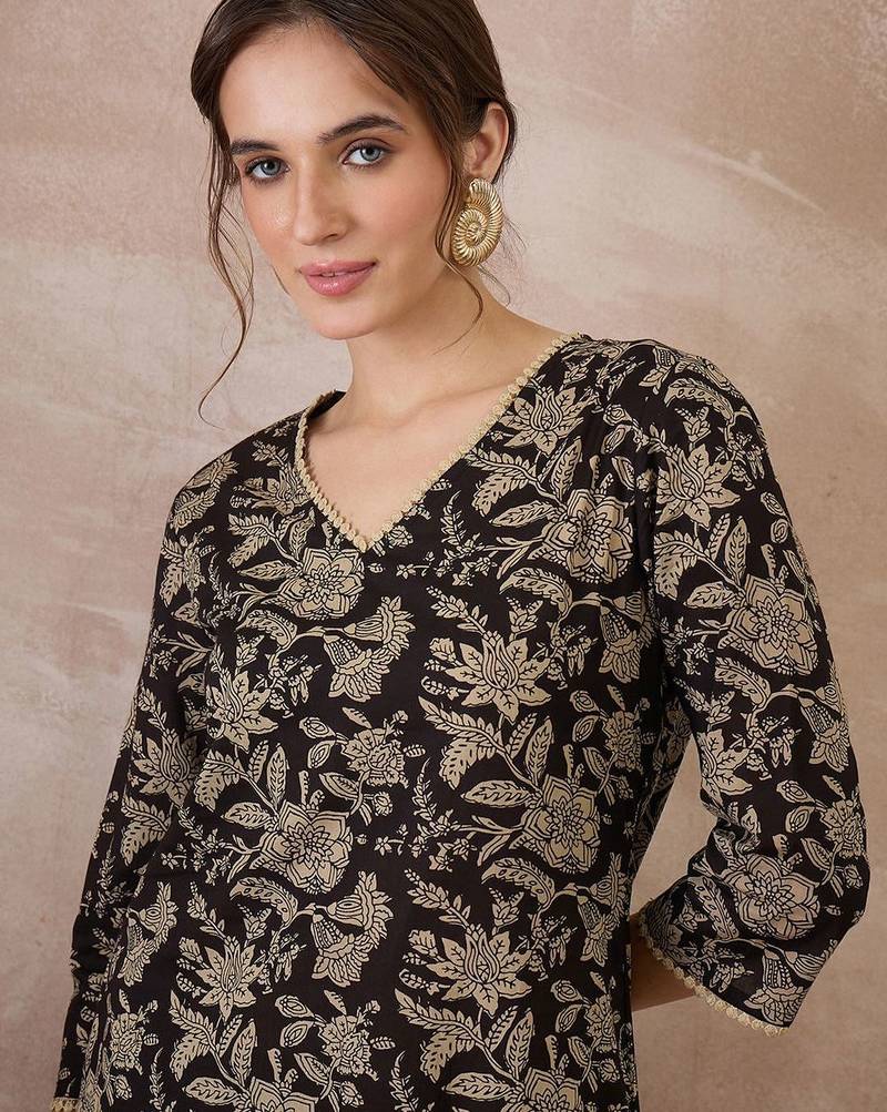 Women Floral Printed Regular Pure Cotton Kurta with Trousers