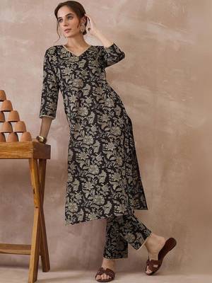 Women Floral Printed Regular Pure Cotton Kurta with Trousers 2