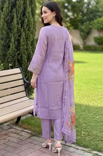 Women Floral Embroidered Thread Work Kurta With Trousers & Dupatta