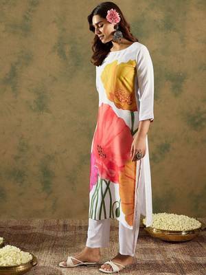 Floral Straight Printed Kurta with Trousers 4