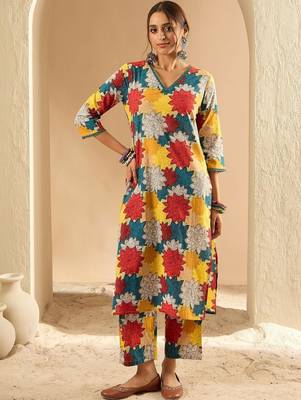 Women Floral Printed Regular Pure Cotton Kurta with Palazzos 1