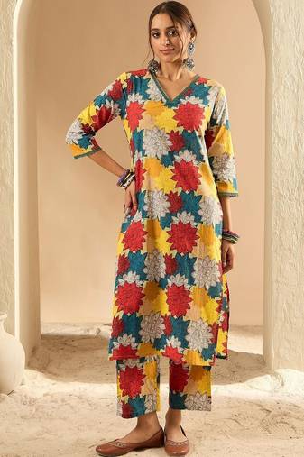 Women Floral Printed Regular  Cotton Kurta with Palazzos