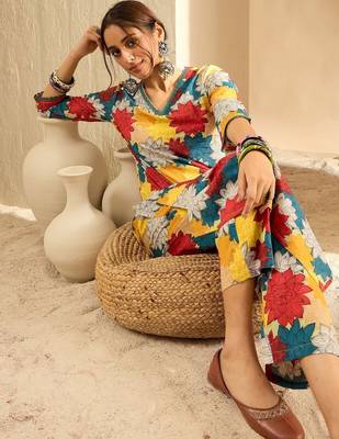 Women Floral Printed Regular Pure Cotton Kurta with Palazzos 2