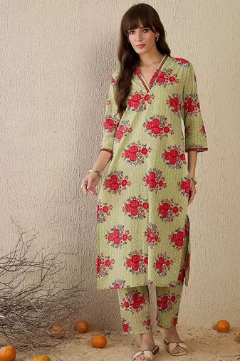 Floral Printed Regular Kurta with Trousers