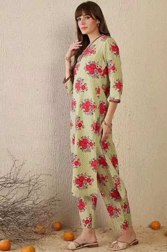 Floral Printed Regular Kurta with Trousers