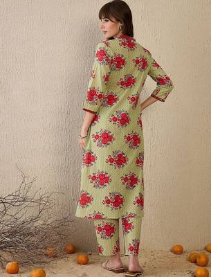 Floral Printed Regular Kurta with Trousers 5