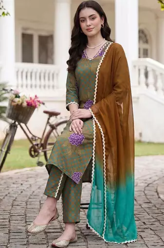 Women Printed Regular Pure Cotton Kurta with Trousers & With Dupatta