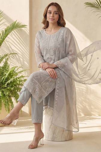 Women Ethnic Motifs Embroidered Regular Thread Work Kurta with Trousers & With Dupatta
