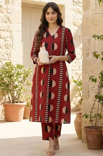 Women Printed Regular Pure Cotton Kurta with Trousers