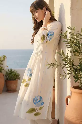 Women Floral Printed Pleated Pure Cotton Kurta with Trousers