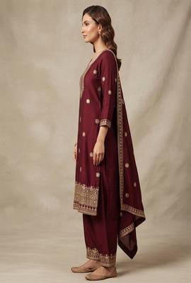Maroon embroidered chanderi silk kurta set with dupatta 2