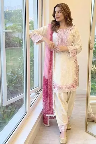 Off-white & pink embroidered kurti with farshi pant and dupatta set