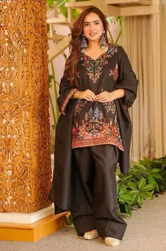 Festive wear thread work kurta with farshi pant & dupatta set