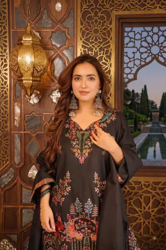 Festive wear thread work kurta with farshi pant & dupatta set