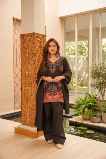 Festive wear thread work kurta with farshi pant & dupatta set