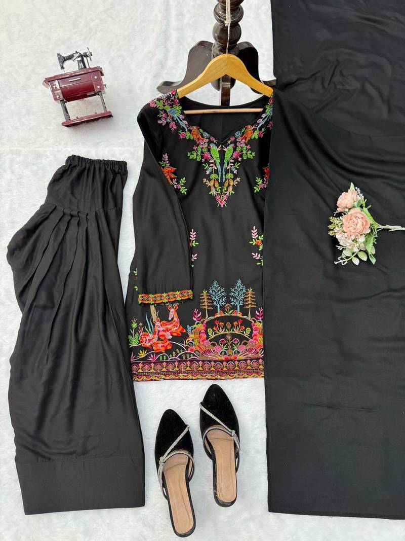 Festive wear thread work kurta with farshi pant & dupatta set