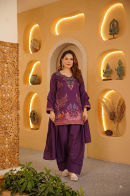 Festive wear thread work kurta with farshi pant & dupatta set 2