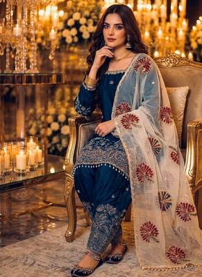 Party wear zari embroidered kurti with matching farshi pant set 2