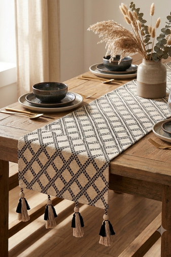 stave geometric cotton ivory table runner (6 seater)
