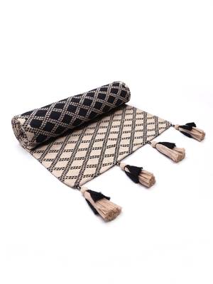 stave geometric cotton ivory table runner (6 seater) 4