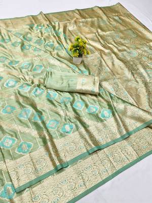 dark green zari woven banarasi satin silk blend traditional saree with blouse piece 5