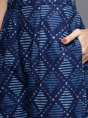 Women blue printed pure cotton kurta with palazzos & dupatta 3