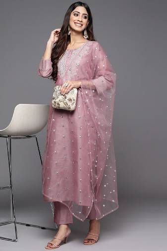 Floral zari embroidered chanderi silk kurta with trouser & sequined dupatta.
