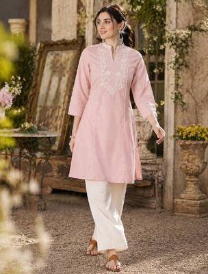 Women floral thread embroidered straight kurti 1