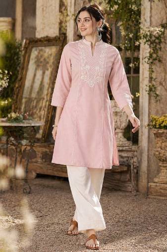 Women floral thread embroidered straight kurti