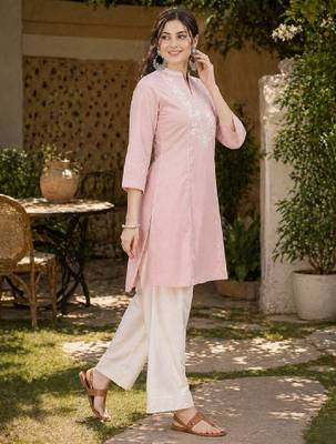 Women floral thread embroidered straight kurti 3