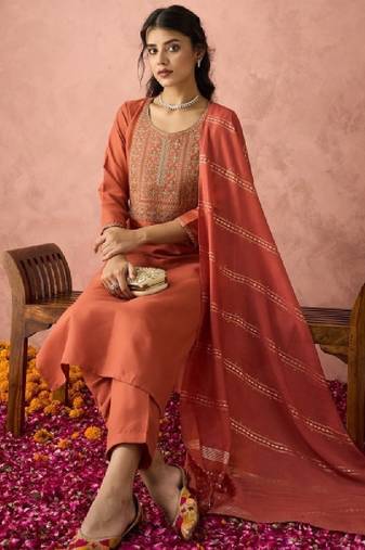 Ethnic motifs yoke design sequinned kurta with trousers & dupatta