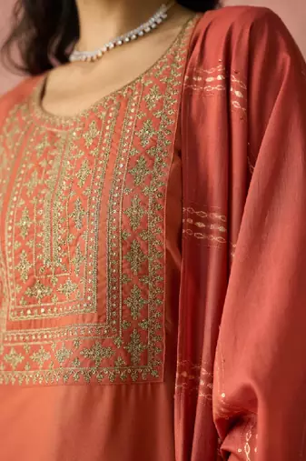 Ethnic motifs yoke design sequinned kurta with trousers & dupatta