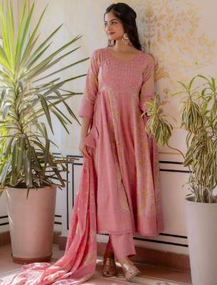 Women floral printed panelled aari work pure cotton kurta with trousers & with dupatta 3