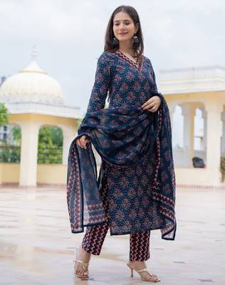 Floral printed straight kurta with trousers & dupatta 3