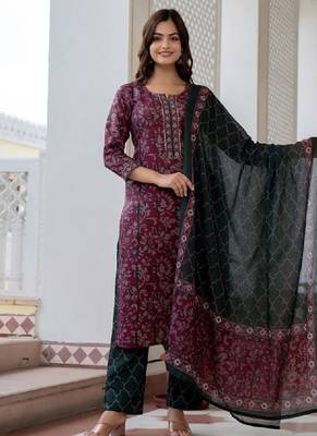 Floral printed notch neck straight kurta with trousers & dupatta 2