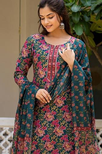 Women floral printed regular kurta with trousers & dupatta