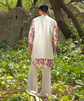 Off white pink embroidered cotton silk kurta jacket set 5