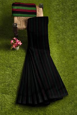 Classic black striped cotton blend saree 4