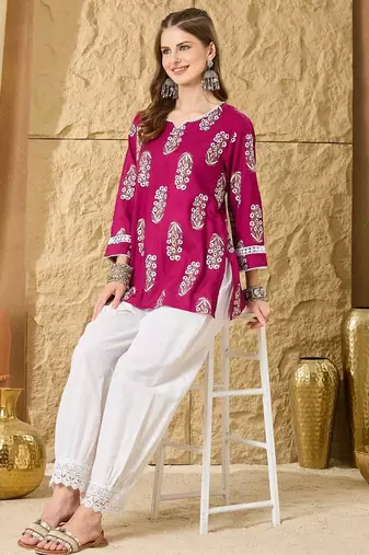 Women printed topper with lace work 