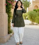 Green bandhej print cotton top with bottom set