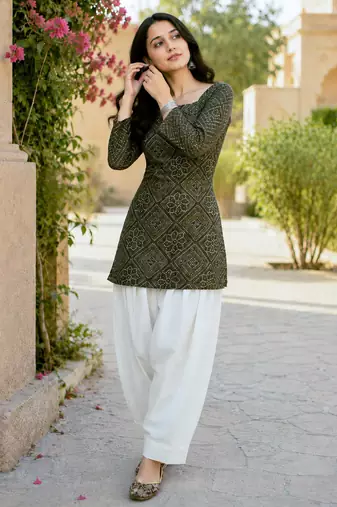 Green bandhej print cotton top with bottom set