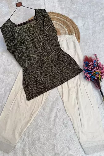 Green bandhej print cotton top with bottom set