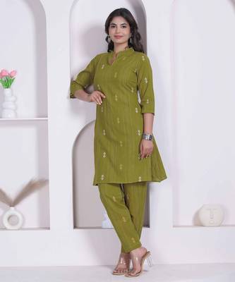 womens green printed cotton straight kurta and palazzo 3