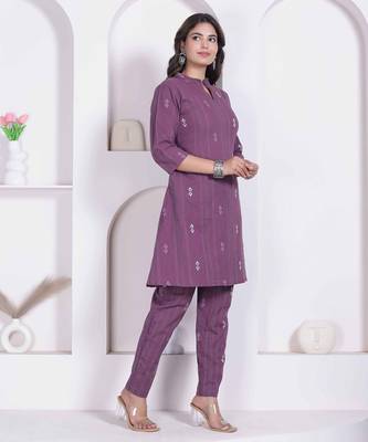 womens abstract printed wine kurta and palazzo 3