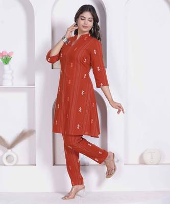 womens rust colour abstract printed cotton kurta with palazzo 3