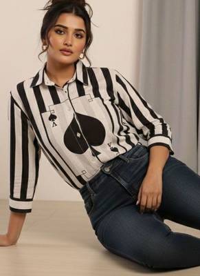 white print top 3