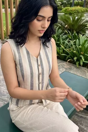multicolor striped top